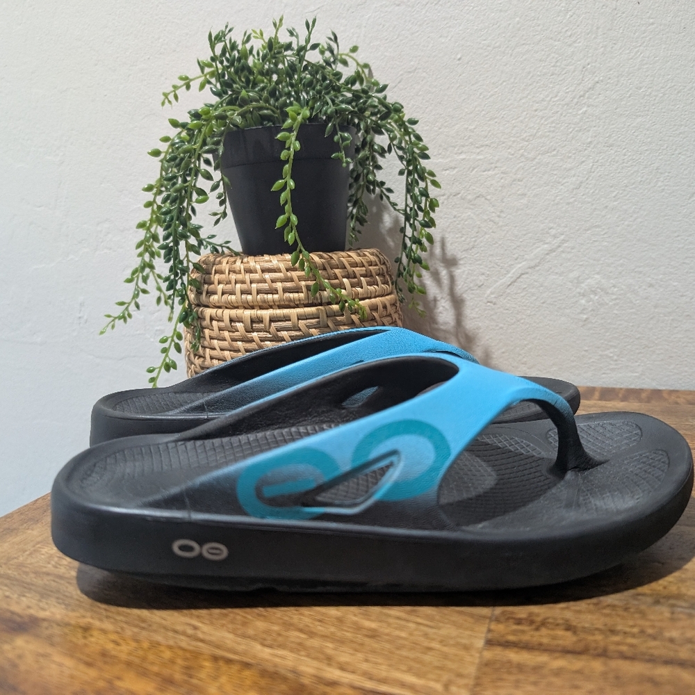 Oofos Thong Sandals Womens 7 Blue And Black
